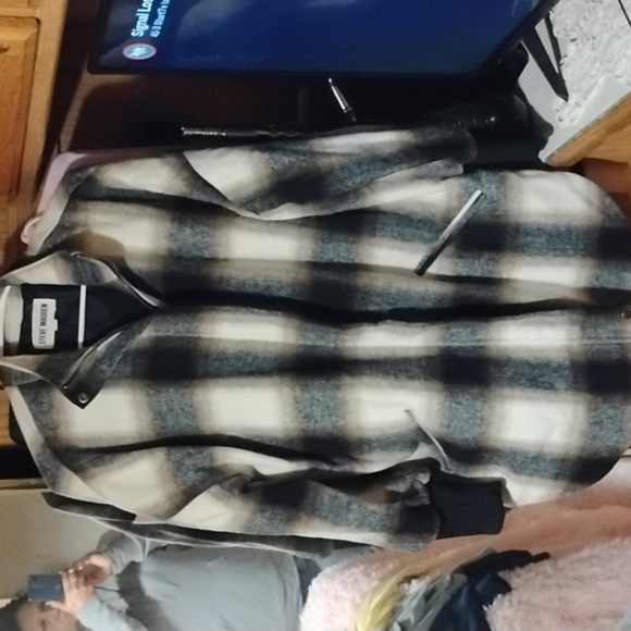 Coat - Picture 3 of 6